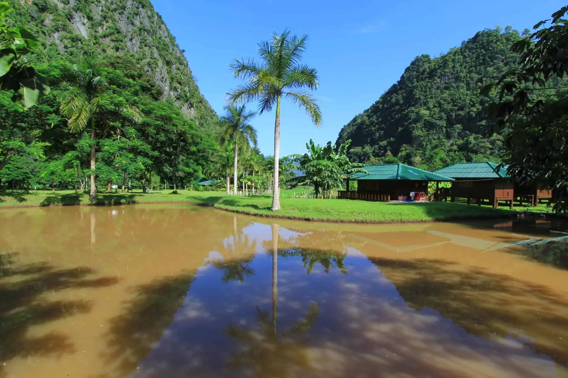Wat Pa Tam Wua vienuolynas