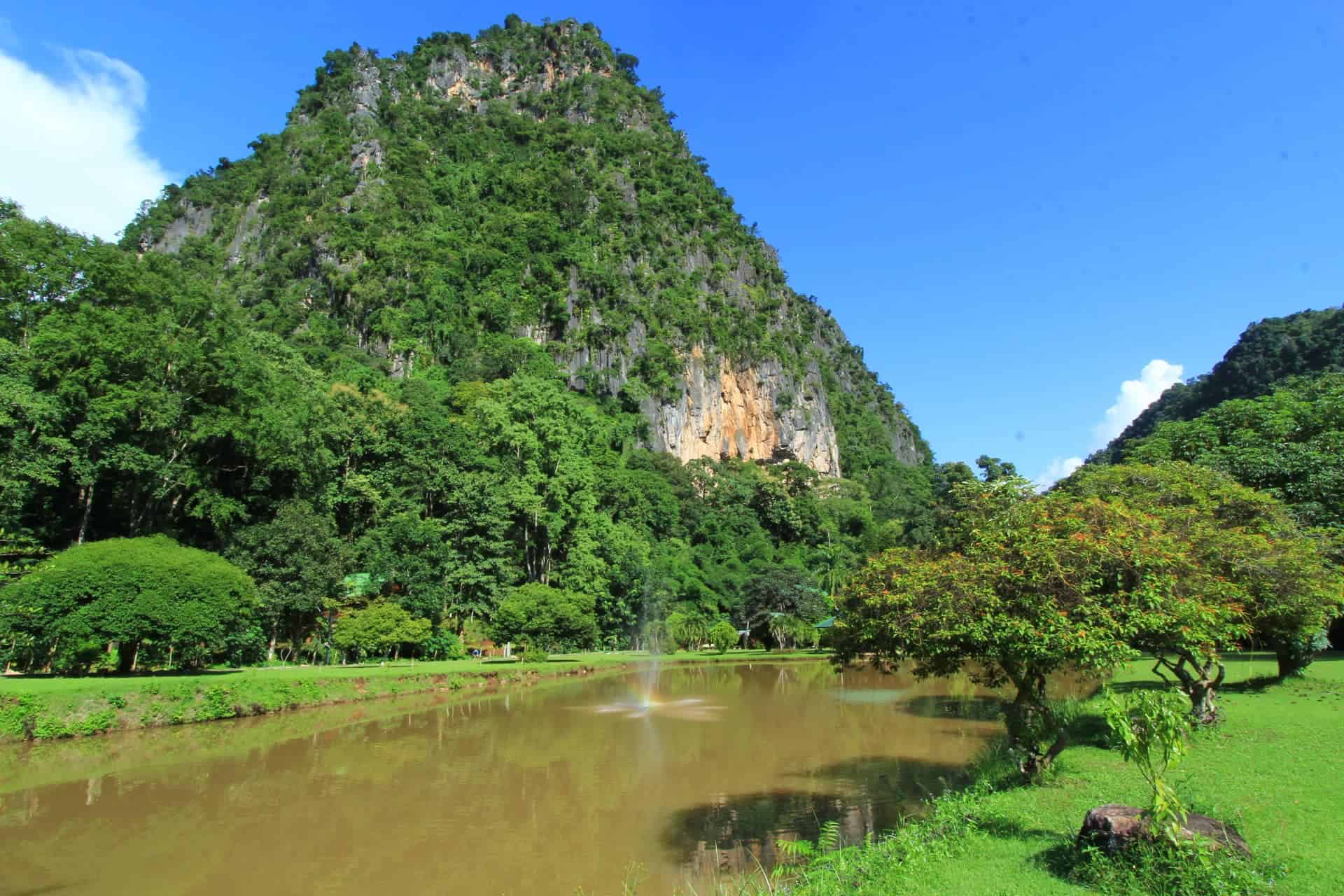 Wat Pa Tam Wua vienuolynas
