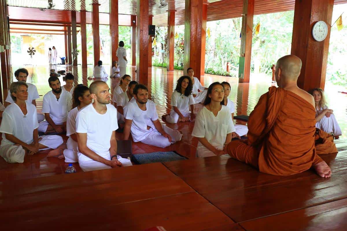 Tailando vienuolynas Wat Pa Tam Wua